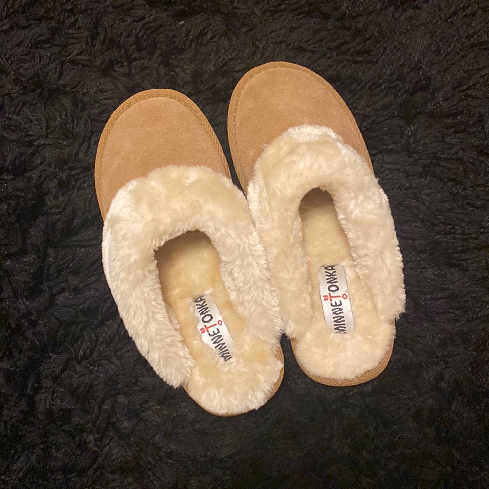 Minnetonka Slippers